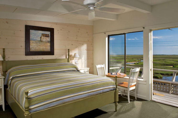 The Light House Room - Inn at the Moors